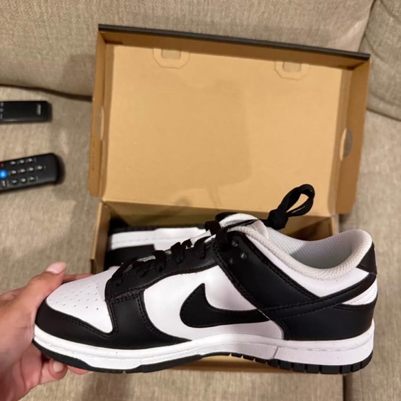 Panda Nike dunks - Picture 2 of 5